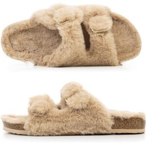 NWOT Size 9 Women’s Taupe Faux Slides